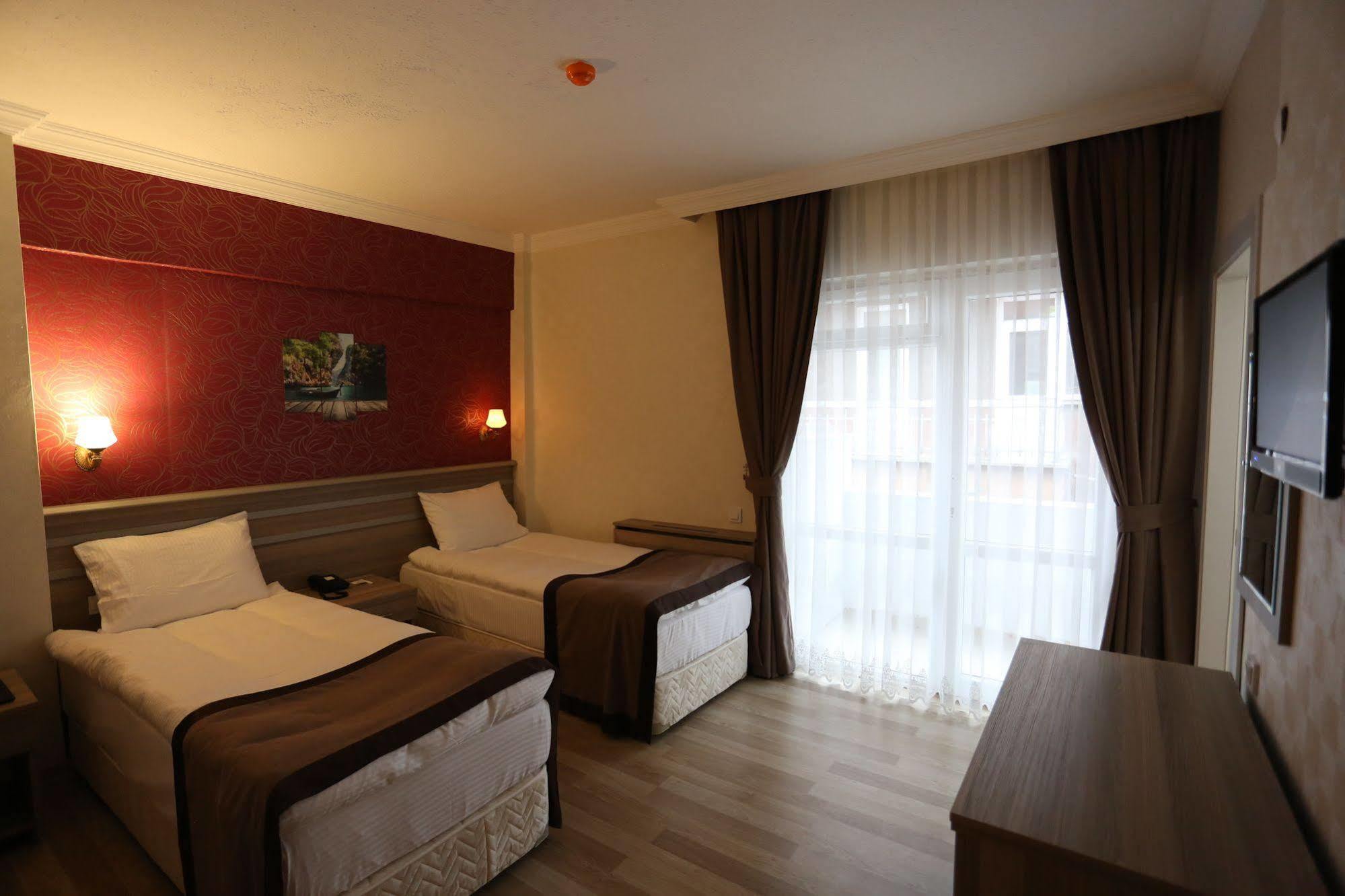 Destino Park 3*